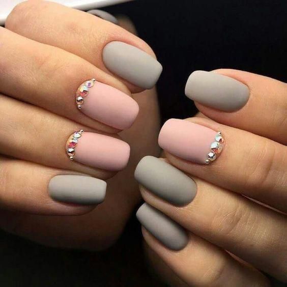 Colores: uñas en tono gris ✨ 2