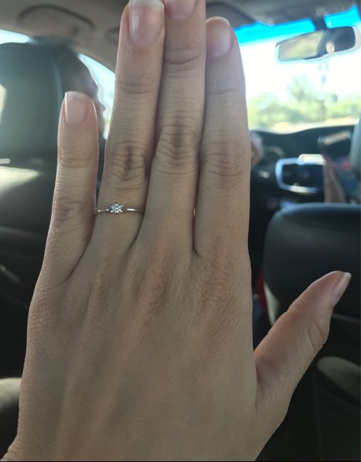 ¿Tenías las uñas hechas cuando te dio el anillo? 1