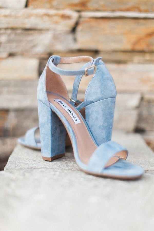 Baby blue en el calzado de la novia 💙 - 1