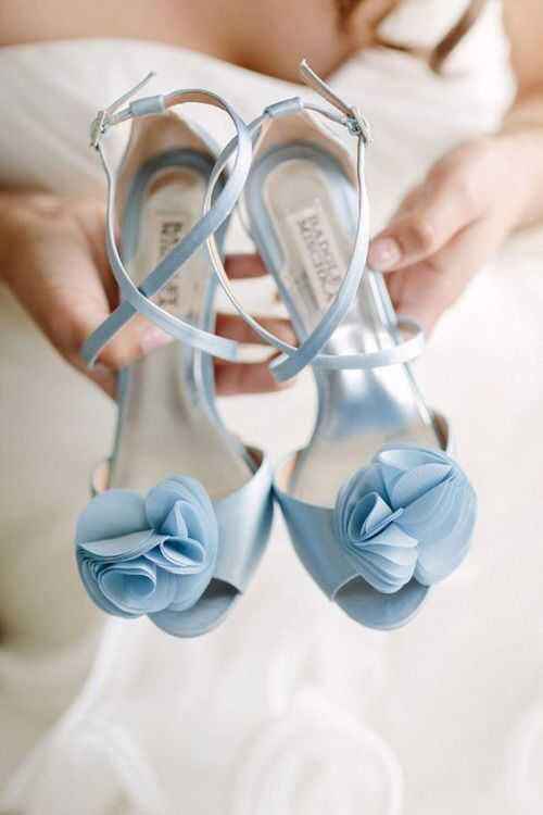 Baby blue en el calzado de la novia 💙 - 10