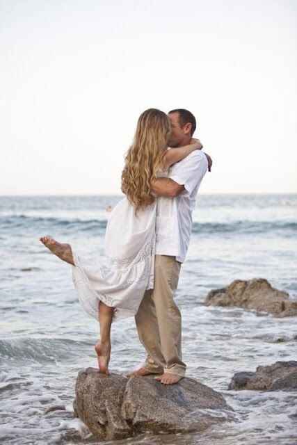 Outfits de playa para el save the date. - 11