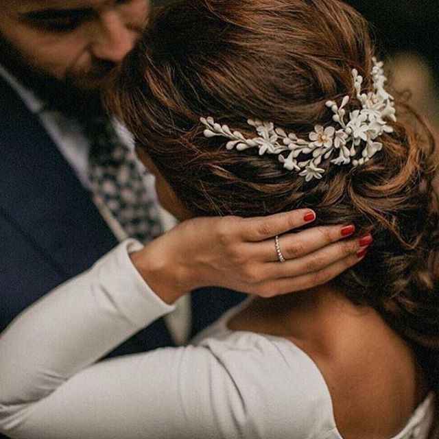 Peinados tipo recogido bajo para novia 👰🏻 - 10