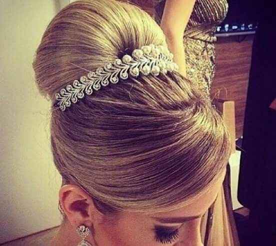 Peinados tipo recogido alto para novia 👰🏻 - 1
