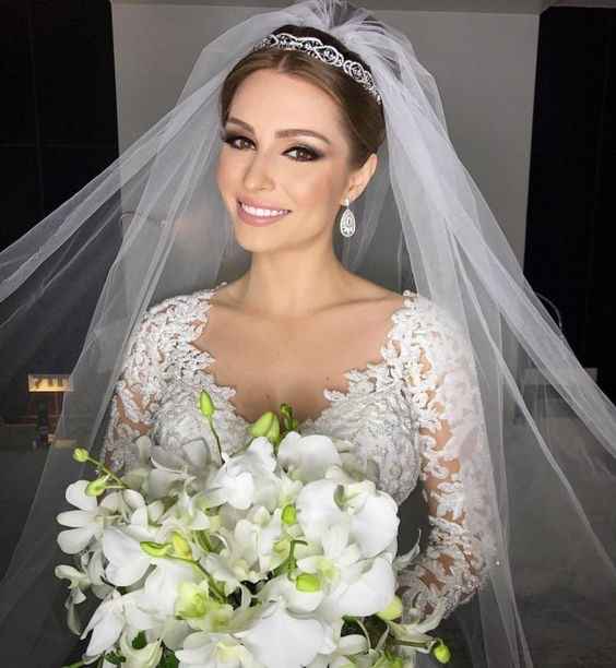 Peinados tipo recogido alto para novia 👰🏻 - 23