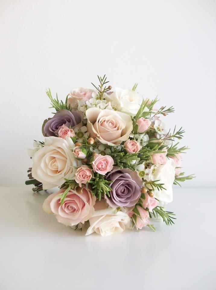 Ramos de novia con toques rosas 💐 - 4