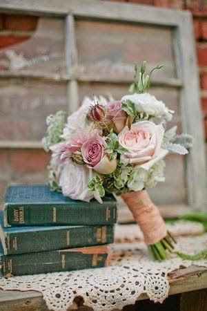 Ramos de novia con toques rosas 💐 - 5