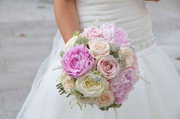 Ramos de novia con toques rosas 💐 - 17