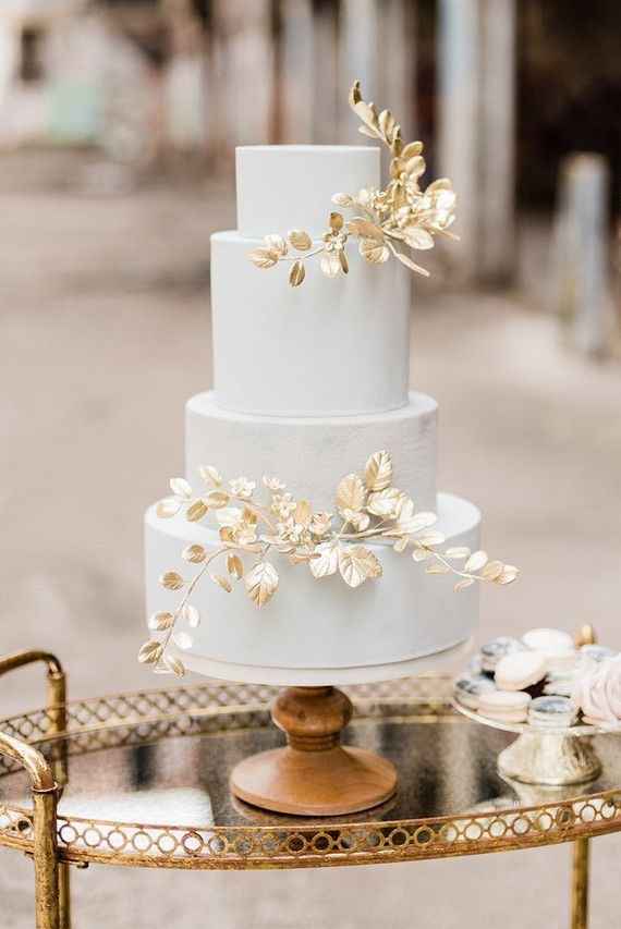 Pastel blanco + flores= Combinación infalible 👌🏼✨ - 15