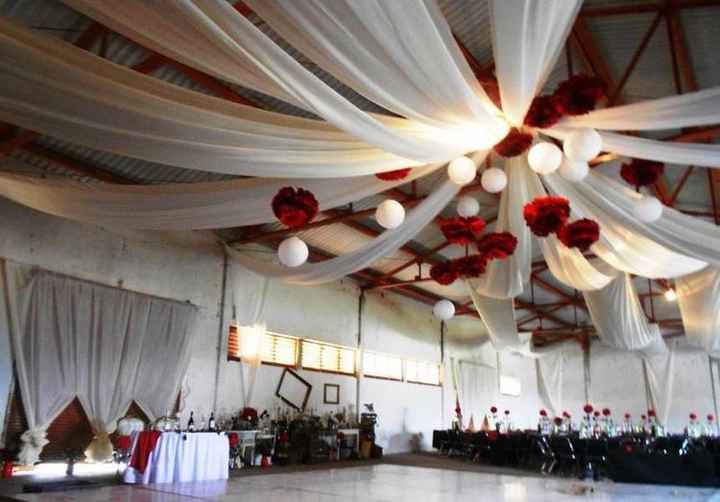 Entelados como parte de la decoración de la boda. - 11