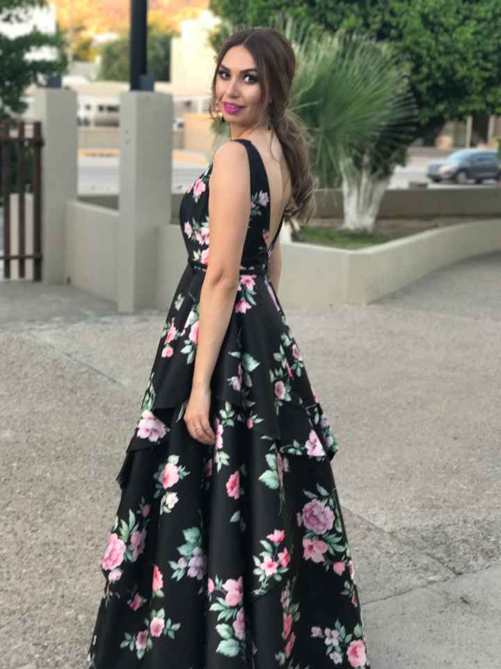 Vestidos con flores para invitadas - 1