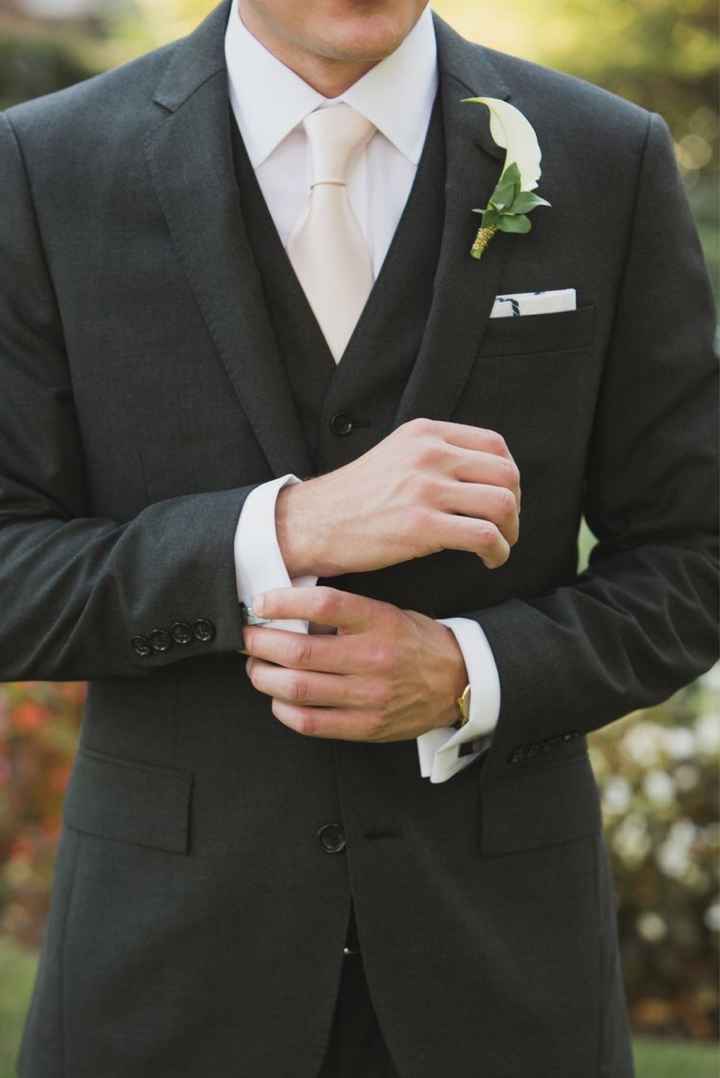 Colores: El traje del novio en gris ✨ - 5