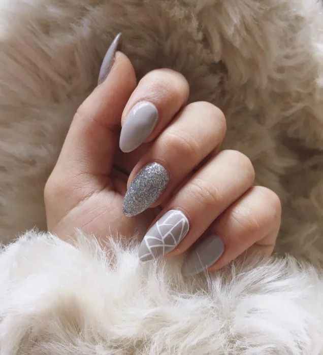 Colores: uñas en tono gris ✨ - 4