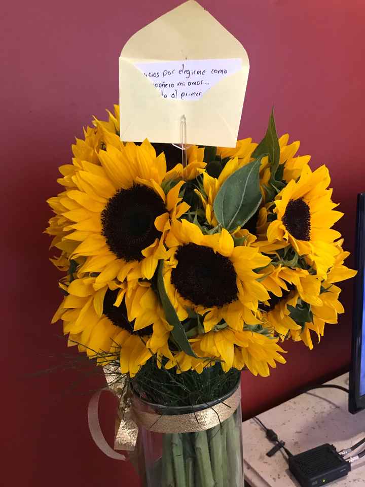 La loca de los girasoles en 8 fotos - 1