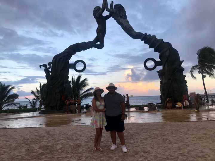 Saraí reta a los novios de la comunidad a subir fotos donde quieren su luna de miel! - 2