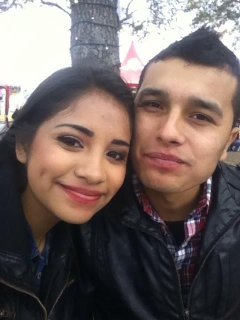 Presuman a sus futuros Maridos  - 1