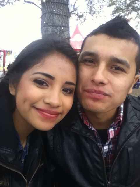 Presuman a sus futuros Maridos  - 1