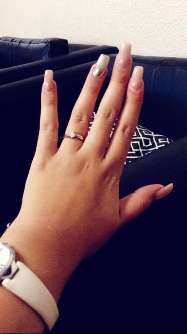  ¡presuman sus anillos con su manicure favorito! - 1