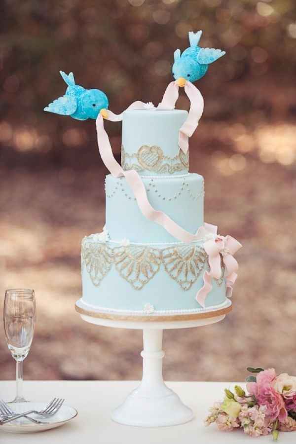 Pastel con pájaros