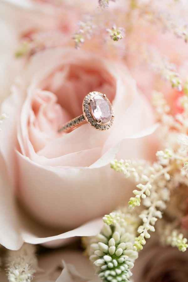 Anillo de oro rosa