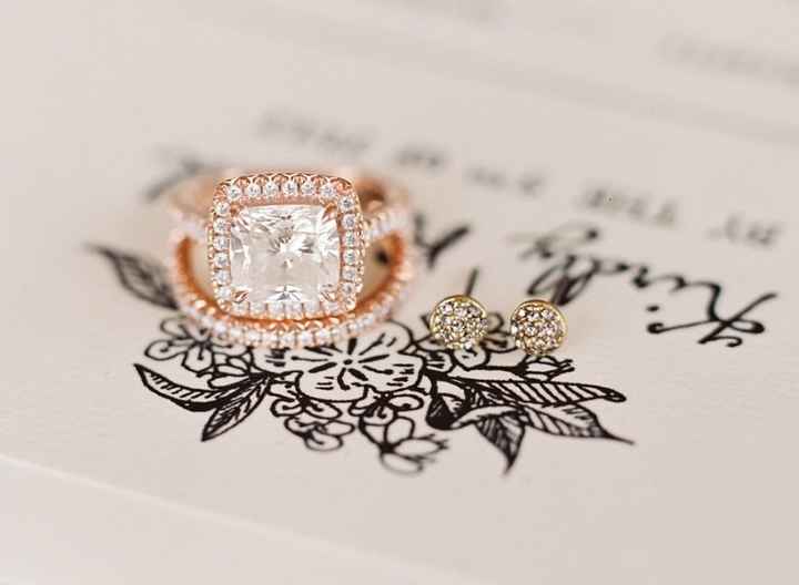 Anillo de oro rosa