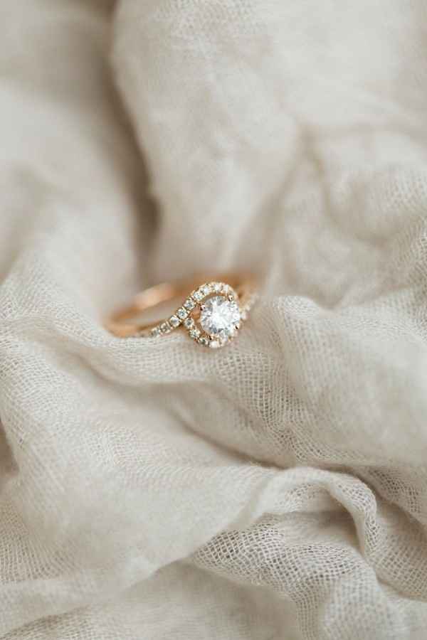 Anillo de oro rosa