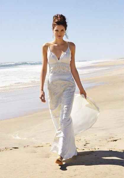 Vestido de novia en la playa