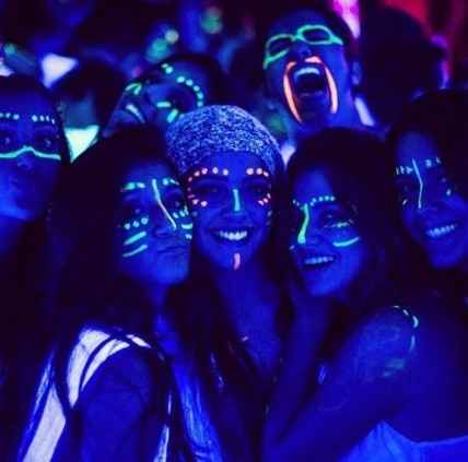 Boda fluorescente