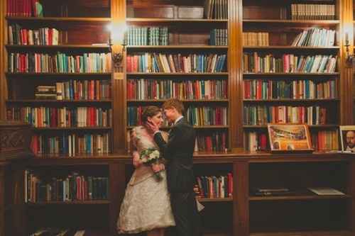Boda en biblioteca