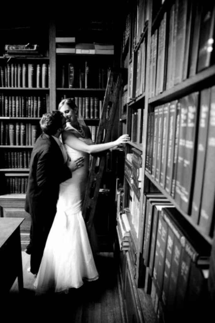 Boda en biblioteca