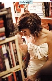 Boda en biblioteca