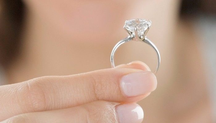 ¿Fue difícil acostumbrarse a llevar tu anillo de compromiso? 1