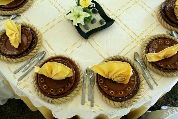 Vajilla de barro, ¿con que tipo y color de manteles combina? - 2