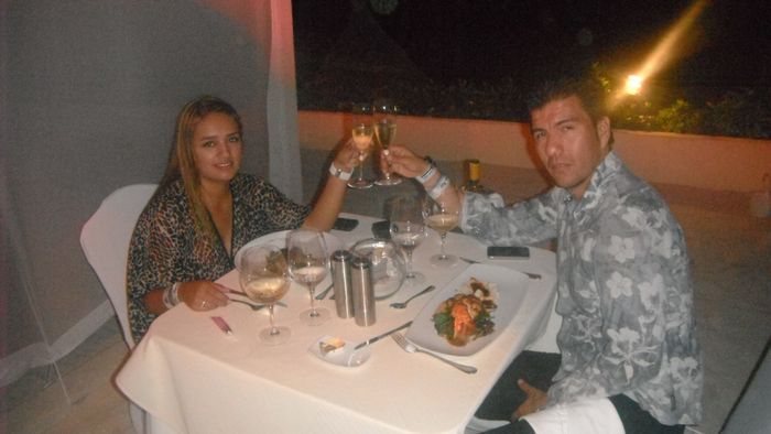 Cena romantica en playa de Live Aqua