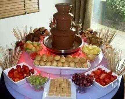 Mesa de dulces y frutas - 7