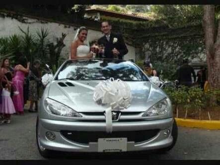 Decoracion para el auto de la boda - 1