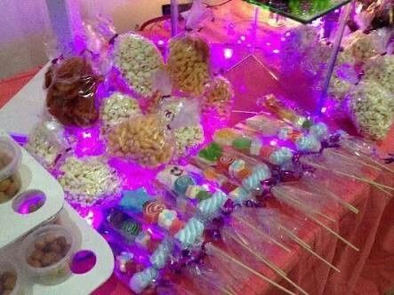 Mesa de dulces y frutas - 5