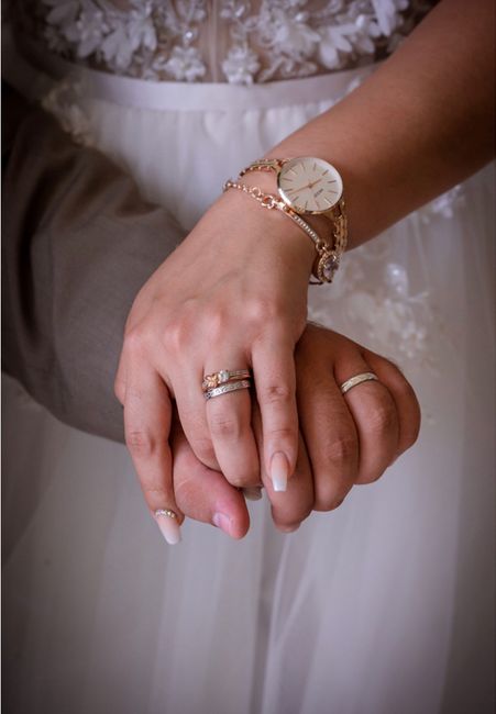 📸 Publica una foto mostrando su anillo de compromiso o alianza de boda 27