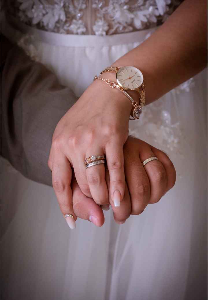 📸 Publica una foto mostrando su anillo de compromiso o alianza de boda - 3