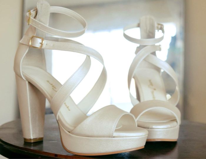 Hola niñas 😊 opciones de calzado para el gran día 👠👟 - 2