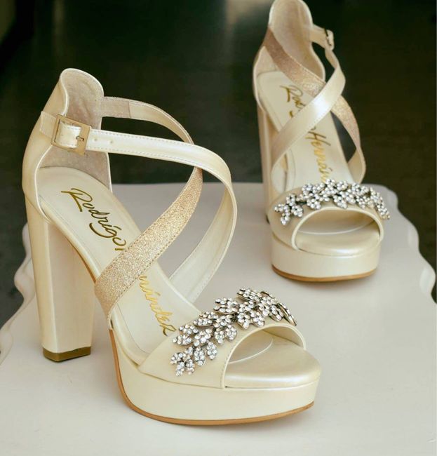 Hola niñas 😊 opciones de calzado para el gran día 👠👟 - 4