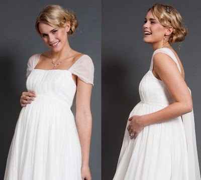 Super contenta, supongo por la comodidad del vestido.
