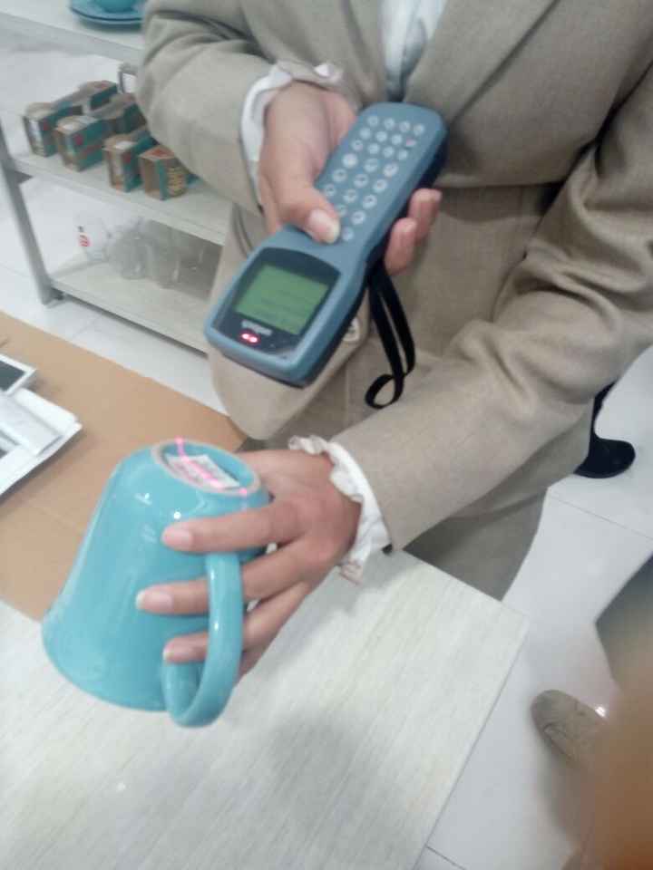 Mostrándonos como se usaba el tip tip jijij