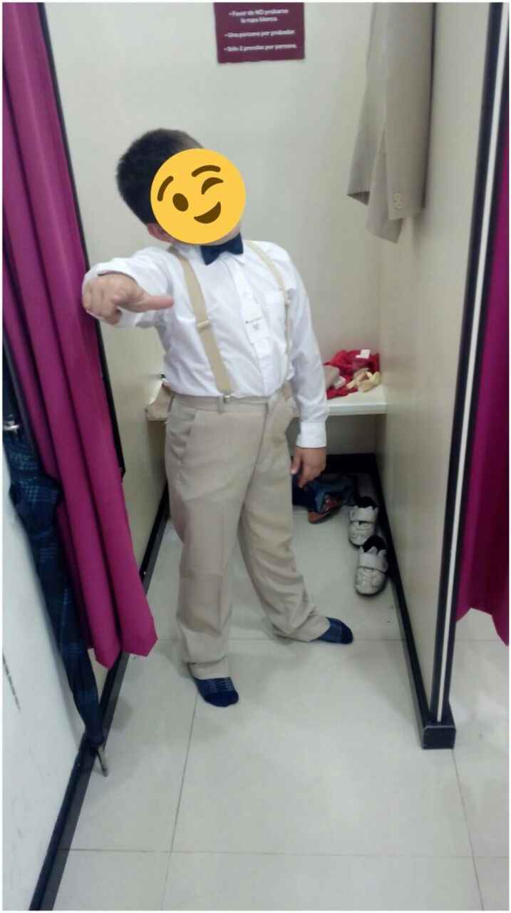 De tirantitos lo amo mas y su moñito azul marino para que convine con el vestido de su amiga :D
