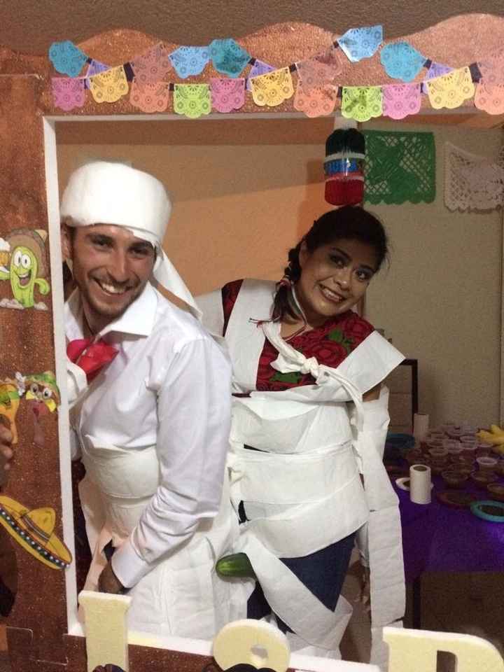 A ellos les quedo resistente a ella definitivo no sirven de diseñadoras jaja se cayo todo