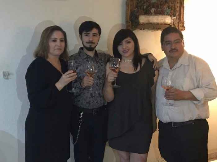 Guapisimoos!! Esta me encanto!! Muchisimas felicidades Are!!