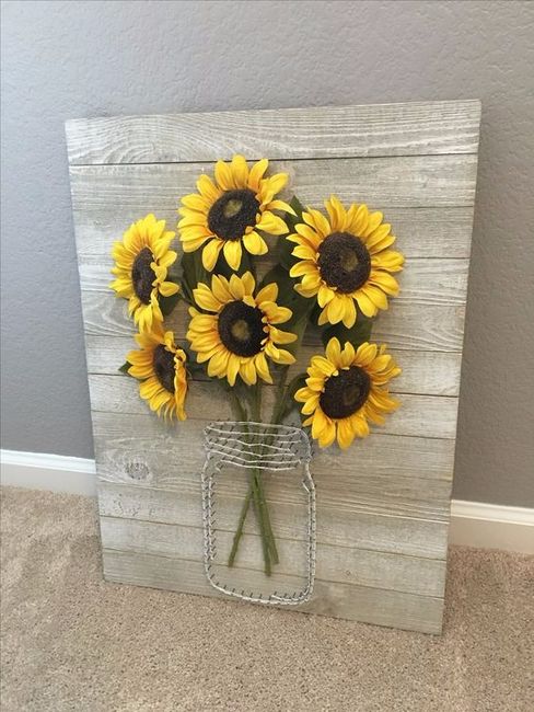 Para colocar en la pared es que vi un DYI de las flores que ponian en recepcion algo asi 