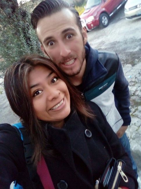 Nuestras caras antes de entrar porque la verdad ambos no sabíamos que pasaría ni que haríamos... Ya 