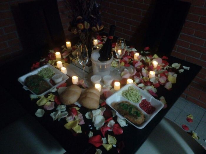 la cena, una disculpa por los platos pero juro si apenas medio tiempo de dejarlos asi, ese dia llovi