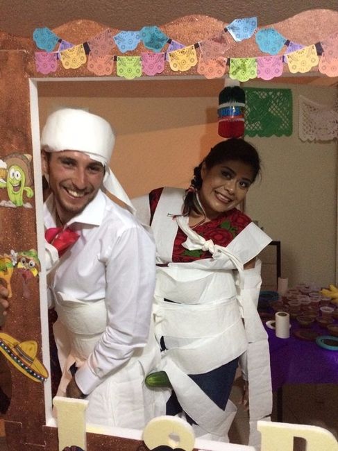 A ellos les quedo resistente a ella definitivo no sirven de diseñadoras jaja se cayo todo