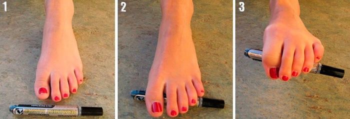 Puedes hacer estiramientos de los músculos de tus pies, así como de la pantorrilla. 